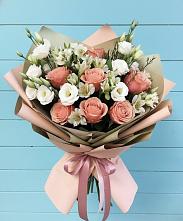 Букет цветов из:  Розы, Альстромерии и Лизиантусы в Скоропусковском