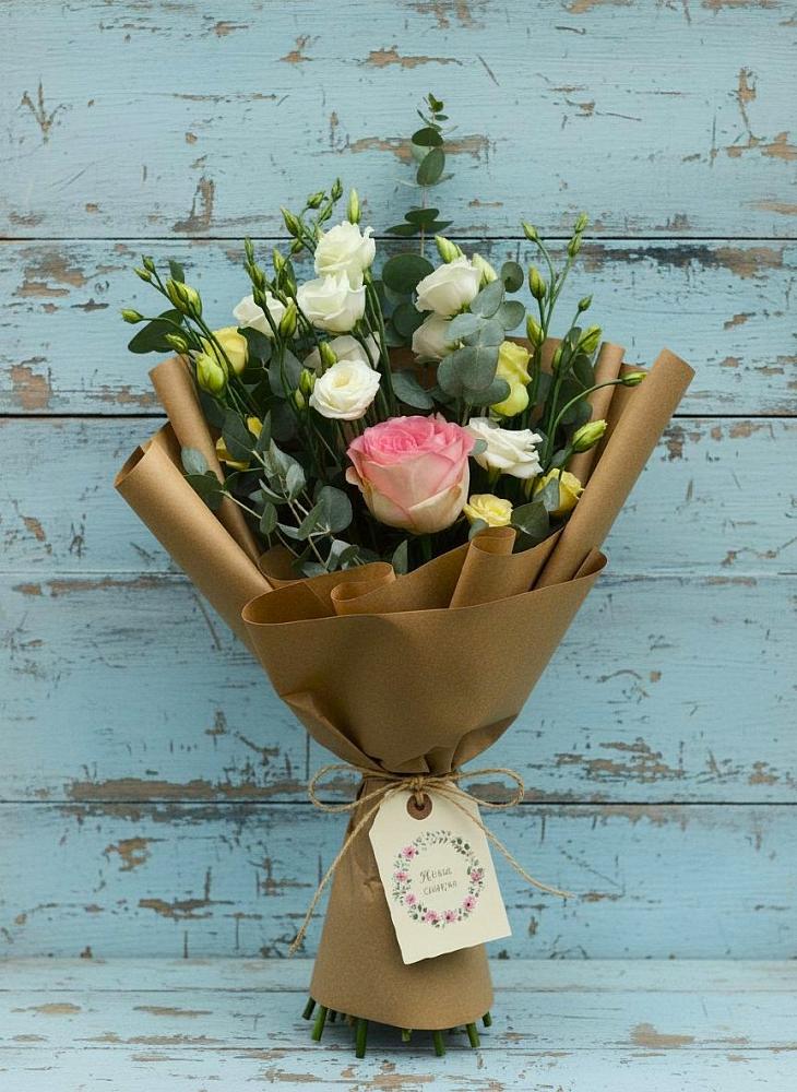 Букет цветов из: Розы и Лизиантусы в Скоропусковском