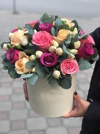 Цветочная композиция из Розы в шляпной коробке в Скоропусковском
