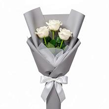 Букет 3 белые розы в Скоропусковском