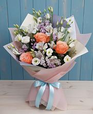 Букет цветов из:  Лизиантусы, Розы, Альстромерии и Гипсофила в Скоропусковском