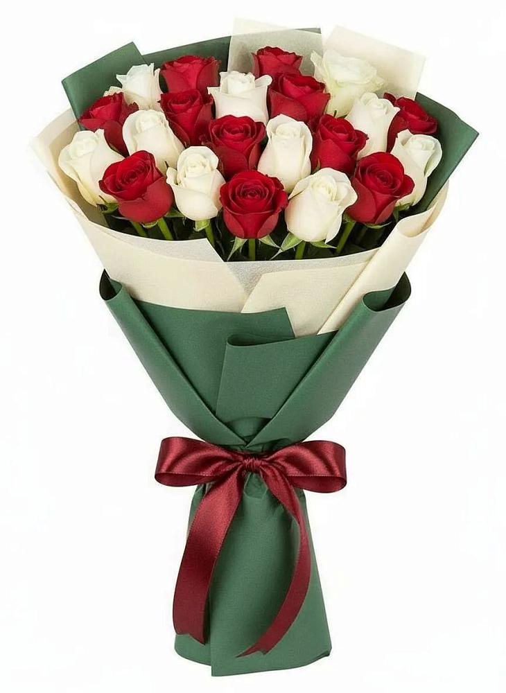 Букет Микс из красных и белых роз в Скоропусковском
