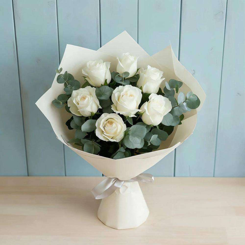 Букет Белые розы в Эвкалипте в Скоропусковском