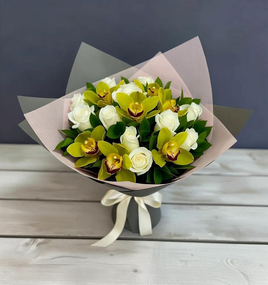 Букет цветов из: Орхидеи и Розы в Скоропусковском