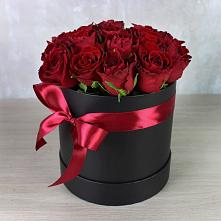 Цветочная композиция из Розы в шляпной коробке в Скоропусковском