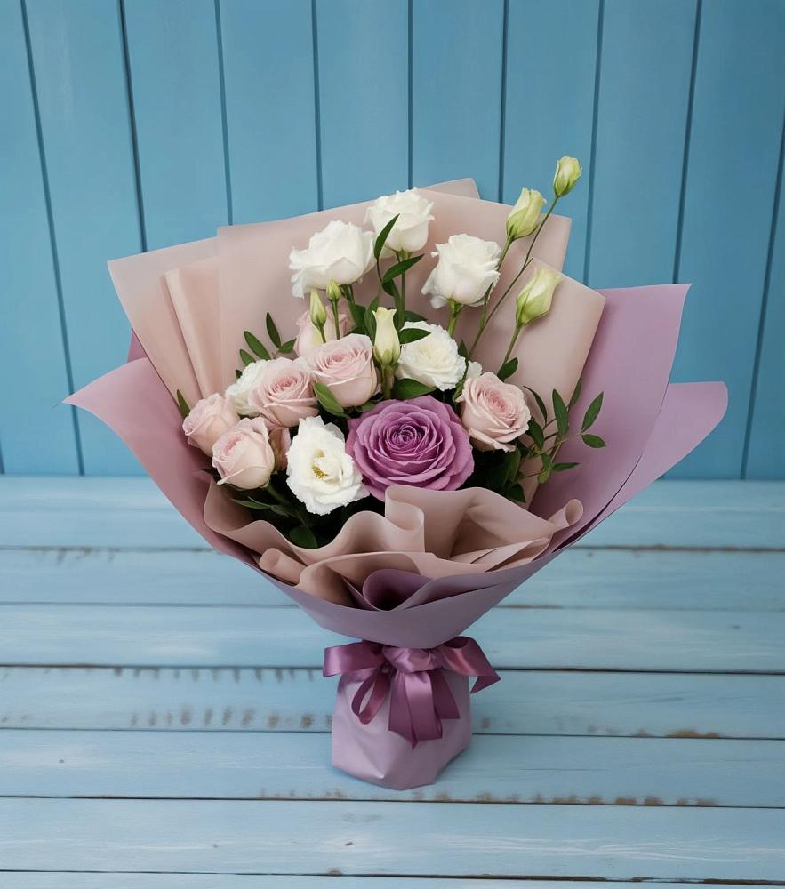 Букет цветов из: Розы и Лизиантусы в Скоропусковском